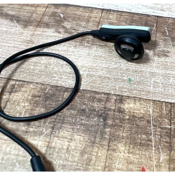 Skechers Wireless Earbuds With Charging Case & USB Cable - Picture 4 of 5